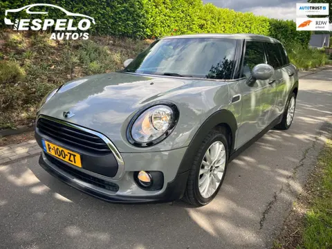 Mini Clubman 1.5 One Pepper Business met oa: Stoelverwarming, Clima, Lm 17", Pdc, Isofix, Bt, Multim