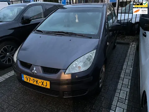 Mitsubishi Colt €1850,-1.3 Invite Automaat Aircondition Katalysator