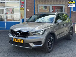 Volvo XC40 1.5 T4 Recharge Inscription Expression | SOH 97,3% | Trekhaak | Stoel- en stuurverwarming