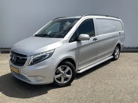 Mercedes-Benz Vito 119 CDI Lang 4X4 Automaat Airco Camera Cruise Navi Trekhaak 2500 kg Alu Velg Side