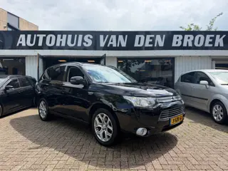 Mitsubishi Outlander 2.0 PHEV|NAP|Pano|Navi|Cruise|Xenon|Leder|Trekh|Lmv|