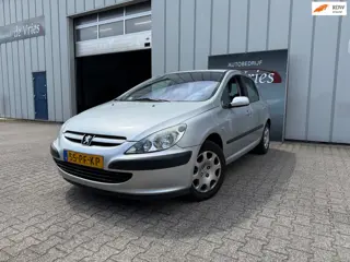 Peugeot 307 1.6-16V XT 5-deurs (Modelreeks 2001 - 2005) / Airco / Centrale deur vergrendeling /
