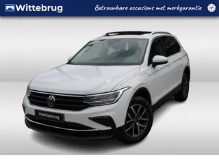 Volkswagen Tiguan 1.4 TSI eHybrid 245pk LIFE DSG Automaat / Panorama schuifdak / Navigatie / LM 17 i