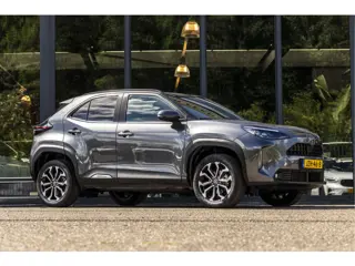 Toyota Yaris Cross 1.5 Hybrid 115 First Edition (bj 2025)