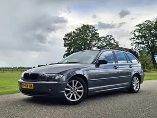 BMW 3 Serie Touring 320i Executive (bj 2002)