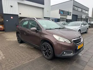 Peugeot 2008 1.2 VTi Active LET OP MOTOR STORING BRAND