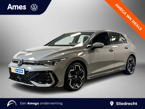 Volkswagen Golf 1.5 eTSI 150pk DSG R-Line Edition | Stoel- en stuurverwarming | Matrix-LED | Travel 