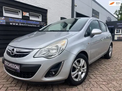 Opel Corsa 5 deurs 1.2-16V EDITION zeer mooi AIRCO Cruise control GROTE BEURT + NWE DISTR KETTING + 