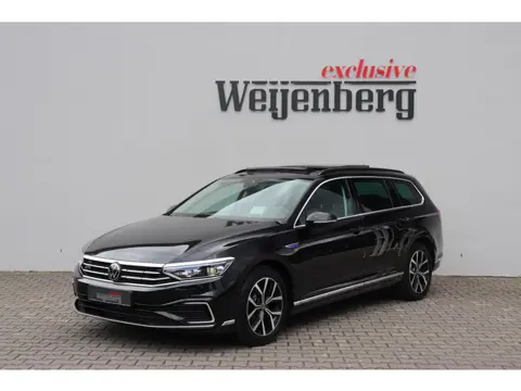 Volkswagen Passat Variant 1.4 TSI PHEV GTE Trekhaak Pano Massage HU display