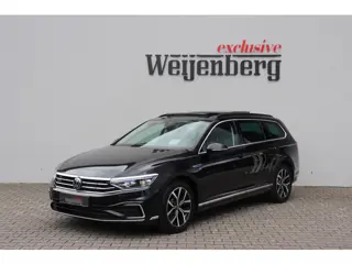 Volkswagen Passat Variant 1.4 TSI PHEV GTE Trekhaak Pano Massage HU display