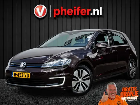 Volkswagen e-Golf e-Golf 136pk SOH 81% Virtual cockpit/ Warmtepomp/ Navigatie/ Carplay/ Camera/ Full