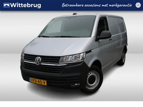 Volkswagen Transporter 2.0 TDI 110pk L1H1 30 Comfortline / Navigatie / Parkeersensoren A / Cruise Co