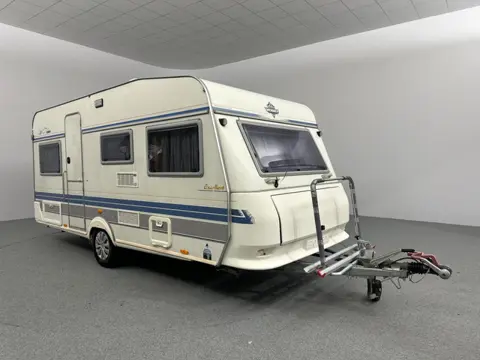 Hobby Excellent 470 UB Mover luifel met voorwand Fdrager