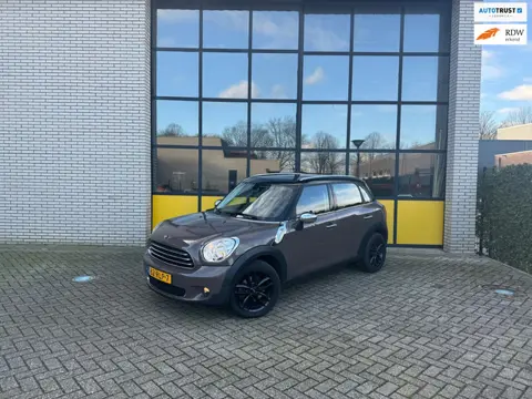 Mini Mini Countryman 1.6 Black night Airco, LMV