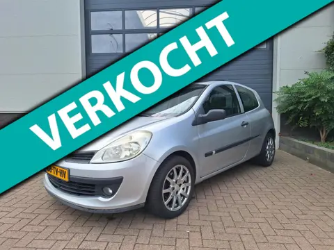 Renault Clio | 1.2-16V Expression | Airco | Open dak | Dubbele panorama dak |