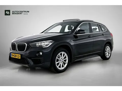 BMW X1 SDrive18i Centennial High Executive(Goed OndH, Panorama, Trekhaak, Camera, StoelV, Navi, Clia