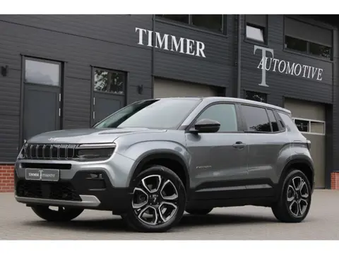 Jeep Avenger Summit 54 kWh ca. 400 km - 18 inch - Zilvergrijs - frisse Jeep Weinig kilometers