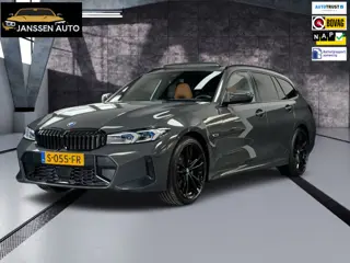 BMW 3-serie Touring 330e M-Sport | Dravitgrau | Kuipstoelen |SOH 92% | Pano | NL Auto | Fabrieksgara