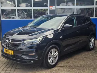 Opel GRANDLAND X 1.2 Turbo Business Executive / Automaat / Trekhaak / Carplay / Stoelverwarming / St
