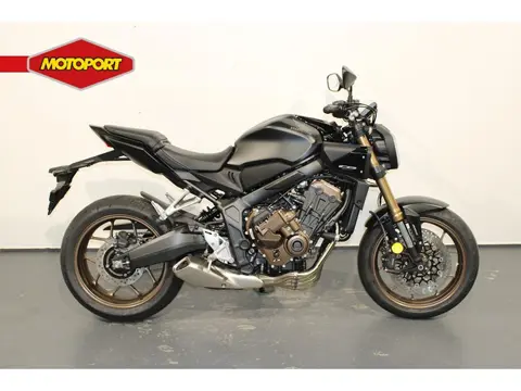 Honda CB 650 RC E-clutch (bj 2026)