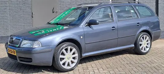 SKODA OCTAVIA 1.8-150pk DÃ©marrage Lichtmetaal-leder bekleding nederlandse auto