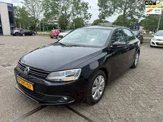 Volkswagen Jetta 1.2 TSI Comfortline BlueMotion / 1 JAAR APK / NAP / AIRCO / BOEKJES / NETTE AUTO!!!