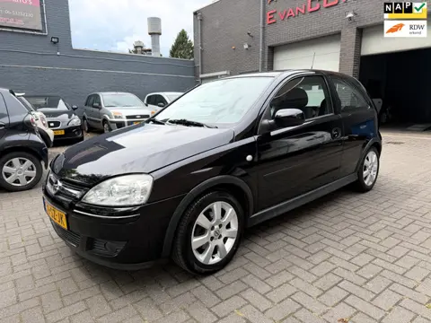 Opel Corsa 1.4-16V Silverline Airco