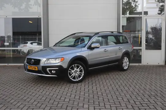 VOLVO XC70 2.0 T5 245PK FWD NORDIC+ AUT/ORIG.NL/DEALERONDERH. /STANDKACHEL/SCHUIFDAK/18