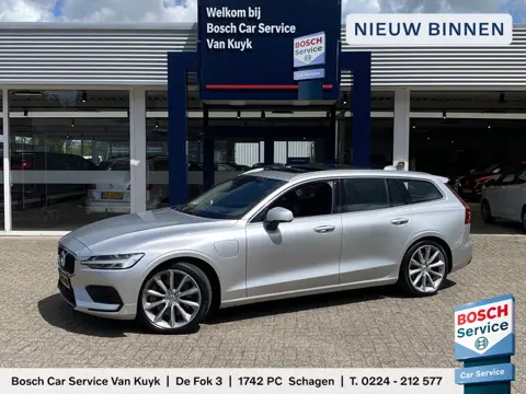 Volvo V60 2.0 T6 Twin Engine AWD Momentum Pro / Luxury Line / Styling Pack / NL-auto / 1e eigenaar /