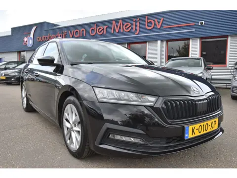 Škoda Octavia Combi 1.0 e-TSI Sport Business , VIRTUAL COCKPIT , CR CONTR , NAVI , LMV17 , PDC A , C