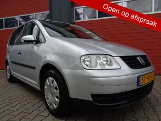 Volkswagen Touran 1.6-16V FSI Trendline Clima Cruise 6-BAK Trekhaak NL-Auto Hoge-Zit