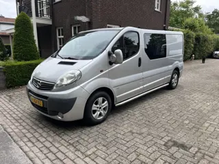 Opel Vivaro 2.5 CDTI L2H1 DC (bj 2010)