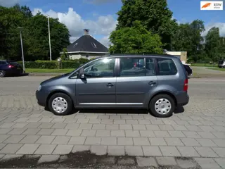 Volkswagen Touran 1.6-16V FSI Athene