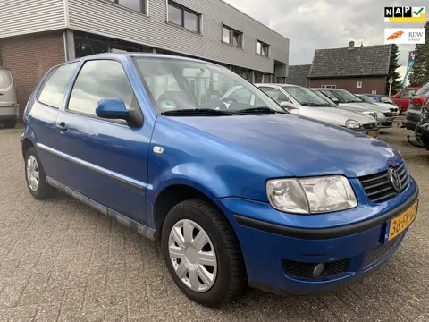 Volkswagen Polo 1.4 Trendline AUTOMAAT € 650.- 2000 ZO MEE APK TOT 9 JULI 2026