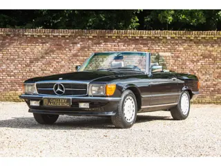 Mercedes-Benz 420 SL "The hidden strip is still there" Finished in “Schwarz” with beige/cream leathe