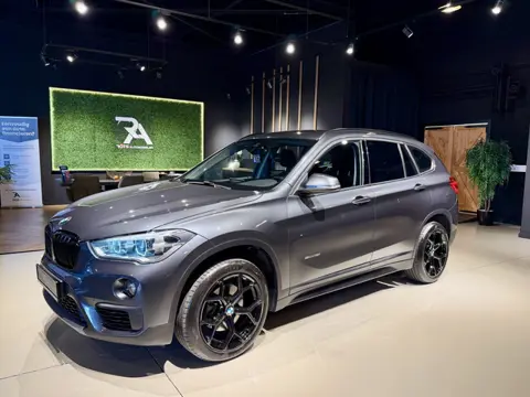 BMW X1 sDrive18i Advantage Aut Navi|Carplay|Xenon|PDC Grijs!