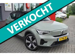 Volvo XC40 Recharge Core 70 kWh / Carplay / Camera / Stuur en stoelverwarming