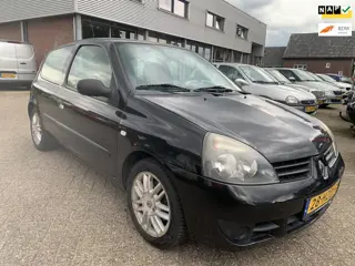 Renault Clio 1.2 Campus Accès 2009 € 1950.- 1 JR. APK ZO MEE
