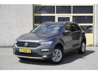 Volkswagen T-Roc 1.5 TSI 150PK! Automaat Style Business Lmv 16" | Led | Pdc | Achteruitrijcamera | T