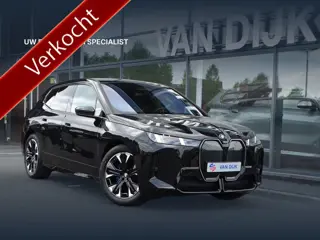 BMW iX xDrive45 M Sportpakket Harman/Kardon Comforttoegang Iconic Glow Driving Ass Pro Parking Assis