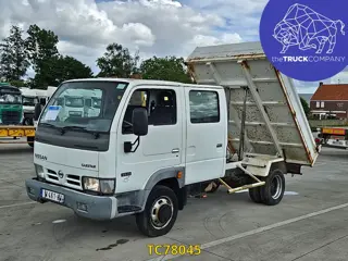 Nissan Cabstar 120cv dc benne (bj 2006)