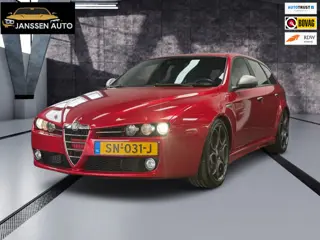 Alfa Romeo 159 Sportwagon 1.7 T TI | Rosso Competizione | Leder | Navigatie | Stoelverwarming | 19 i