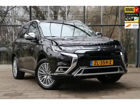 Mitsubishi Outlander 2.4 PHEV Instyle / Leder / Pano / 360-Camera / All-in prijs! / 12mnd Bovag gara
