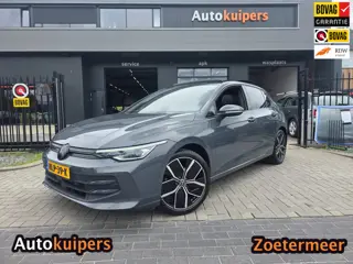 Volkswagen GOLF 1.5 eTSI Oranje Edition | Met o.a. achteruitrijcamera, AppleCarPlay/AndroidAuto, pan