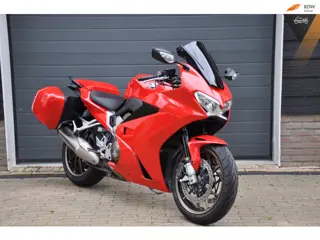 Honda VFR 800 F ABS koffers, handvatverwarming