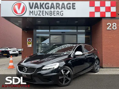Volvo V40 1.5 T2 R-Design // NAVI // CRUISE // LED // PDC // TREKHAAK // STOELVERWARMING //