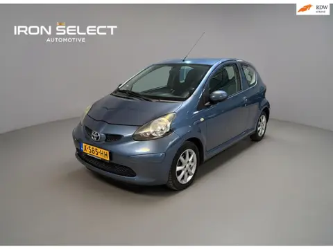 Toyota Aygo 1.0-12V met nieuwe koppeling en APK TOT JUNI 2027