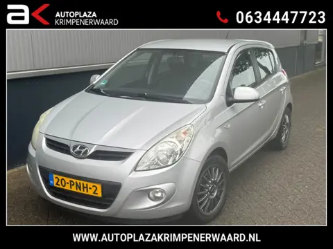 Hyundai I20 1.4i DynamicVersion Airco Nieuwe apk