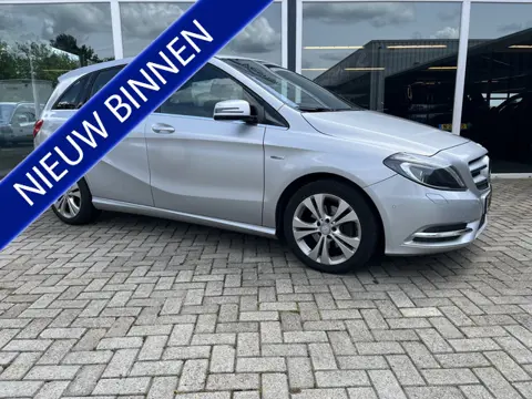 Mercedes-Benz B-Klasse 180 Ambition Led / Cruise / Stoelverwarming / Automaat