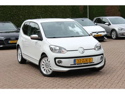 Volkswagen up! 1.0 high up! BlueMotion / Navigatie / Parkeerhulp achter / Cruise Control / 16'' / Bl